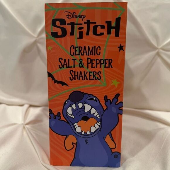 Disney Lilo & Stitch Halloween Pumpkin Ceramic Salt & Pepper Shakers NWT - Picture 4 of 8